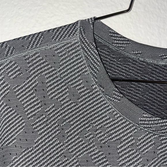 lululemon athletica Other - Men’s Lululemon, Limited Print, Graphite Grey, Metal Vent Breathe Tee, MSRP $88